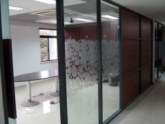 <b>办公室装修不锈钢装饰材料有哪些种类?</b>